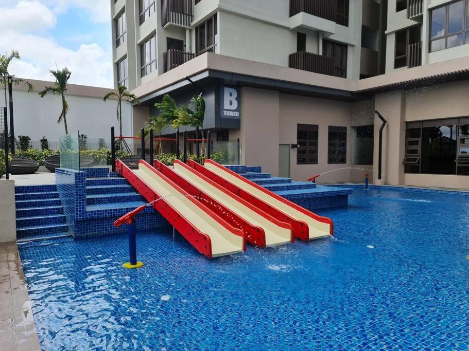Luxury Bali Homestay Malacca Exterior photo